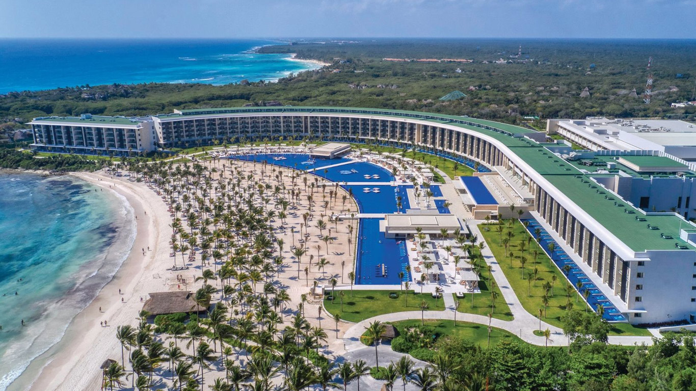 Barcelo maya resort differences